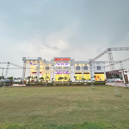 Awadh Samrat Resort Ayodhya エクステリア 写真