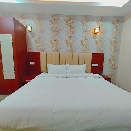 Awadh Samrat Resort Ayodhya エクステリア 写真