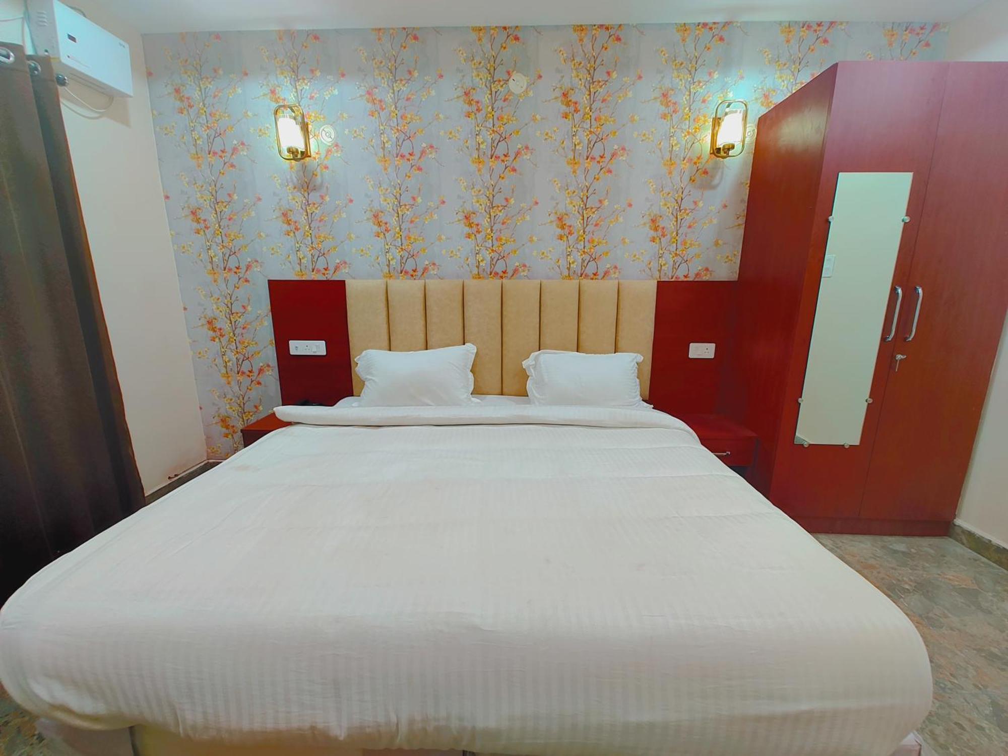 Awadh Samrat Resort Ayodhya エクステリア 写真