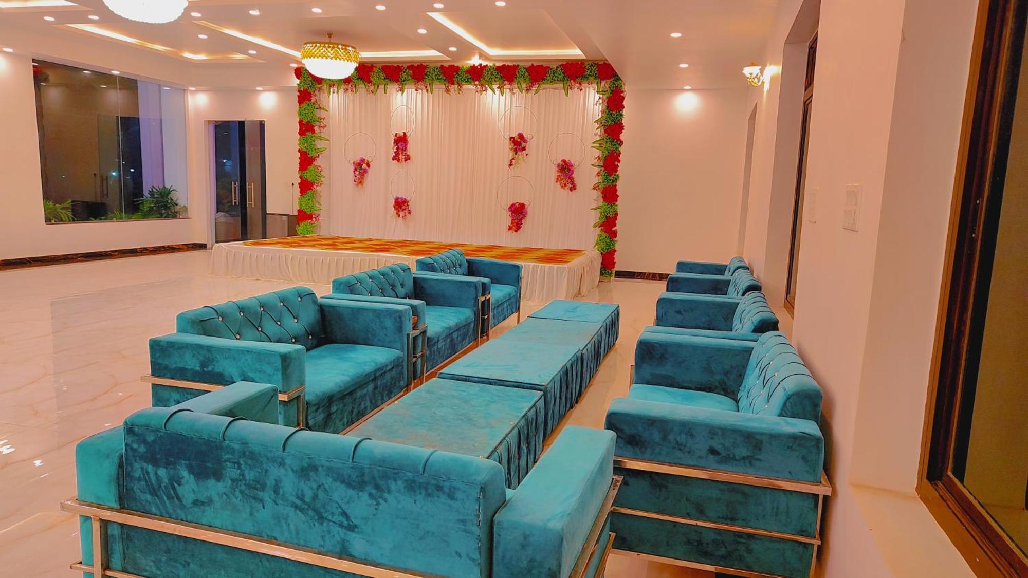 Awadh Samrat Resort Ayodhya エクステリア 写真