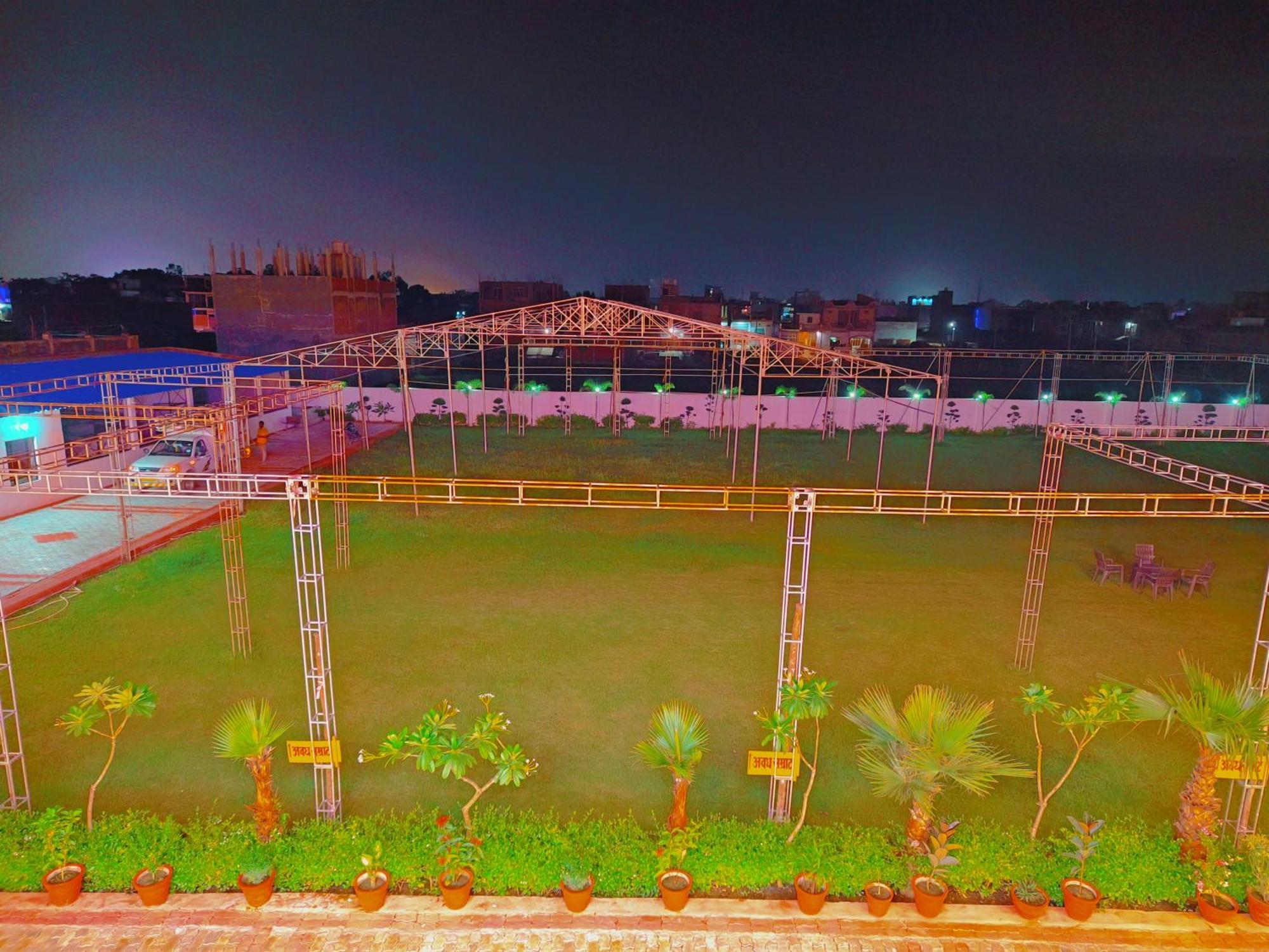 Awadh Samrat Resort Ayodhya エクステリア 写真