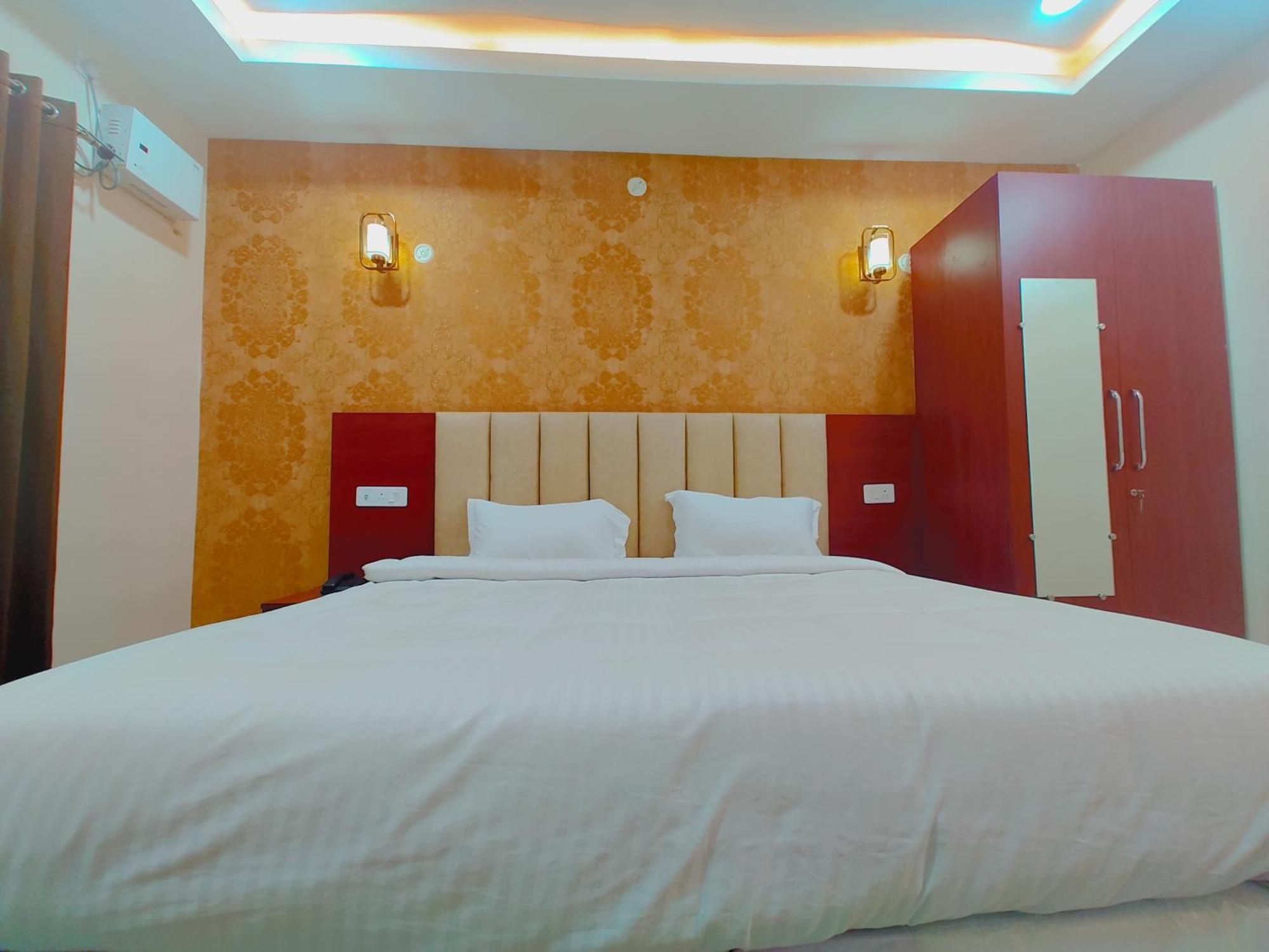 Awadh Samrat Resort Ayodhya エクステリア 写真