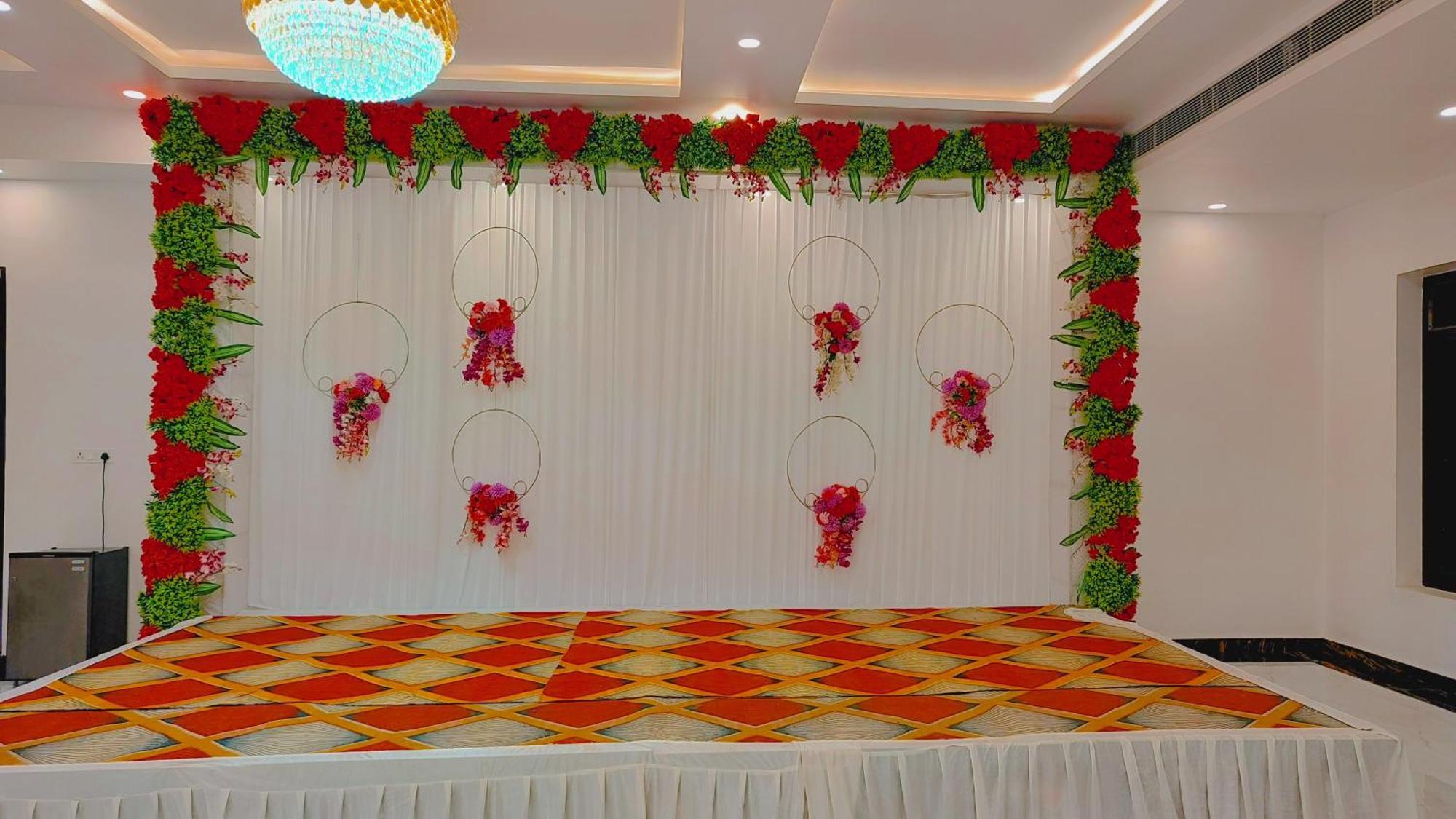 Awadh Samrat Resort Ayodhya エクステリア 写真