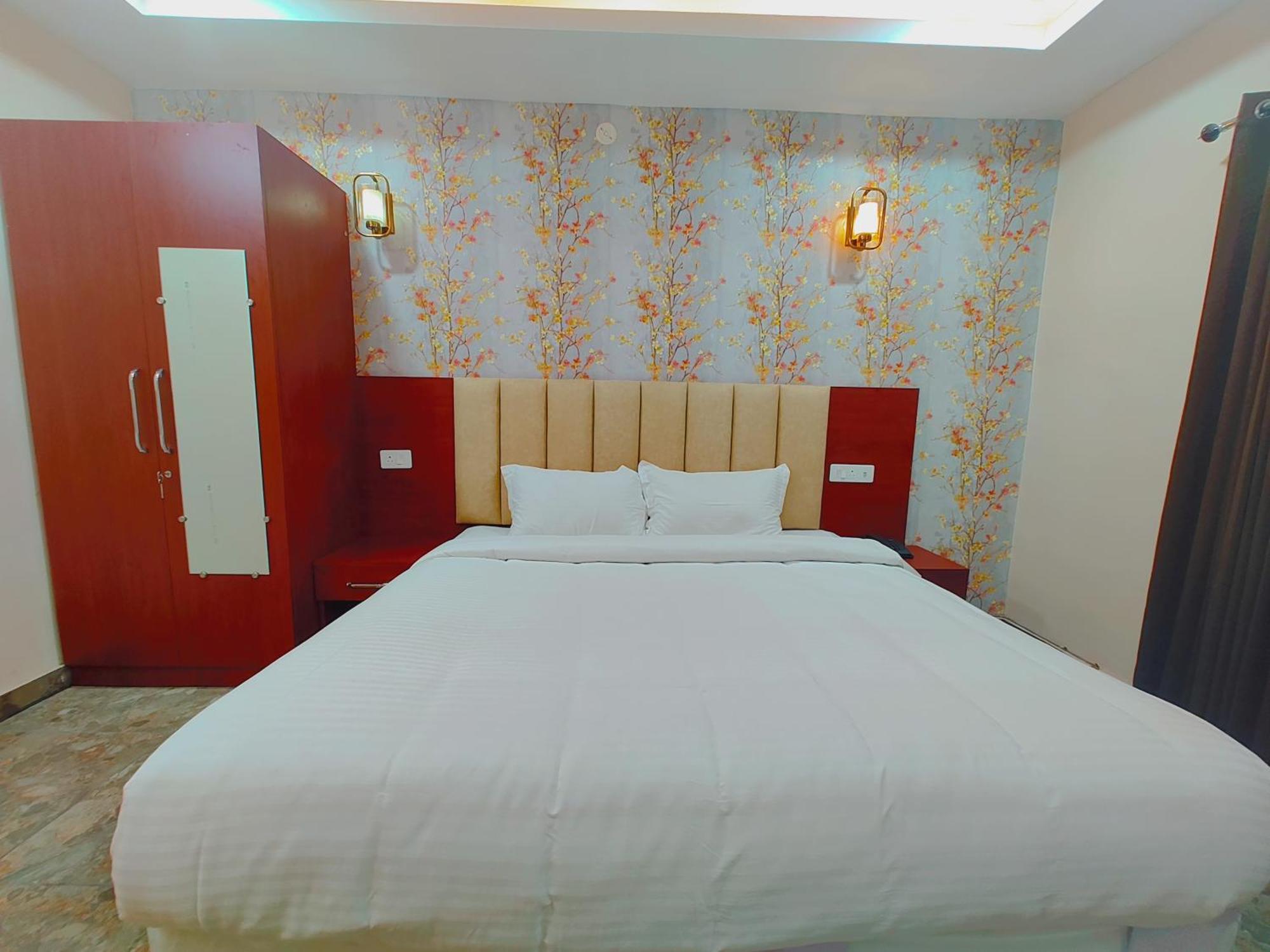 Awadh Samrat Resort Ayodhya エクステリア 写真