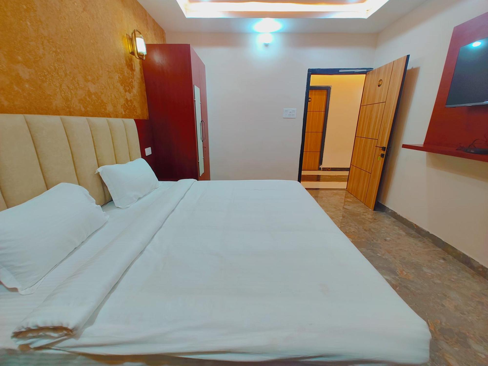 Awadh Samrat Resort Ayodhya エクステリア 写真
