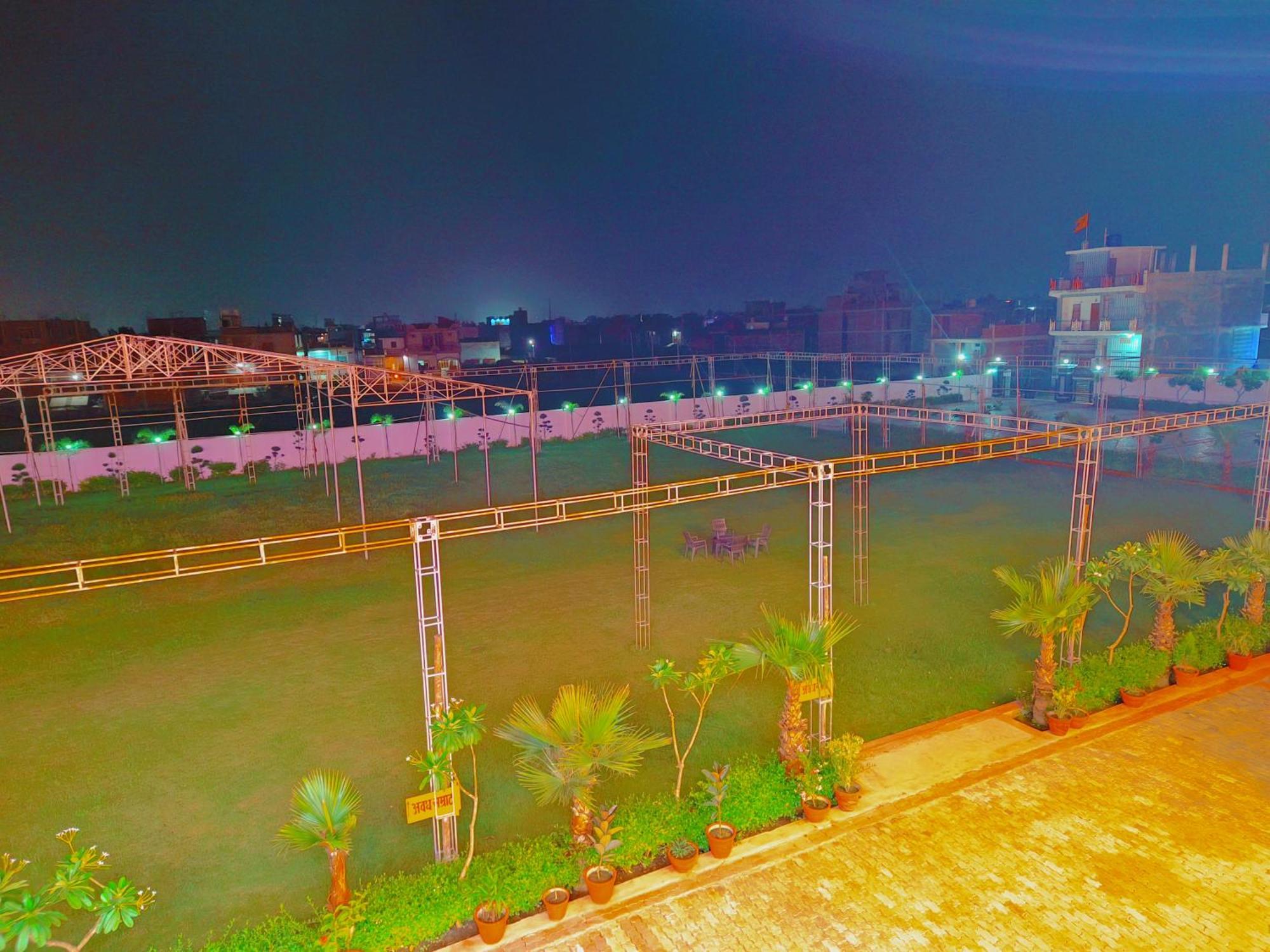 Awadh Samrat Resort Ayodhya エクステリア 写真