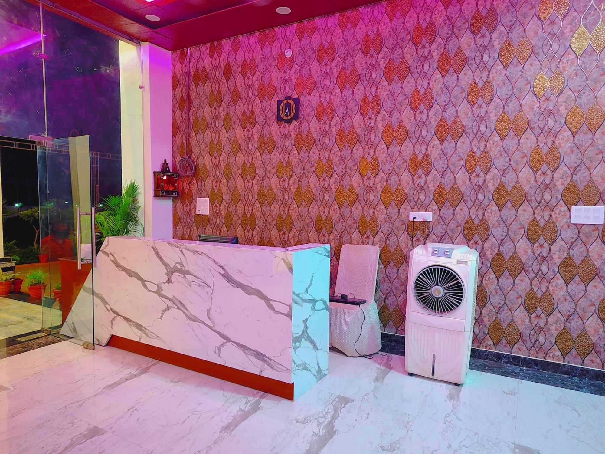 Awadh Samrat Resort Ayodhya エクステリア 写真